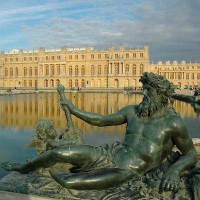 Photographie du château de Versailles prise depuis les jardins