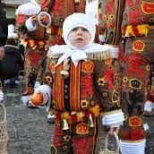 Un enfant costumé lors du carnaval de Binche en Belgique