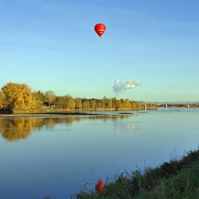 Montgolfière au-dessus de la Loire à Saumur – Maine et Loire