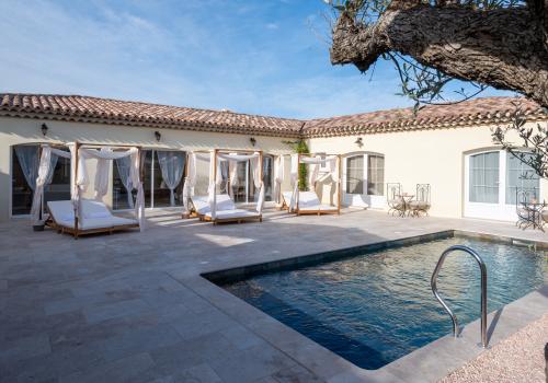 La Bastide du rocher piscine