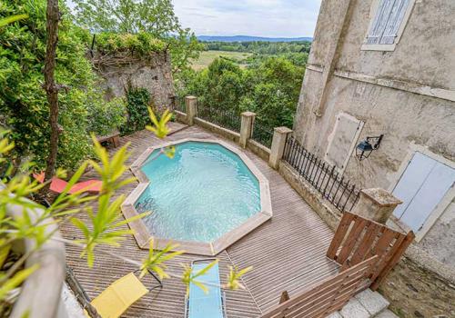 La Tour des Remparts Chambre avec jacuzzi privatif Drôme Ardèche