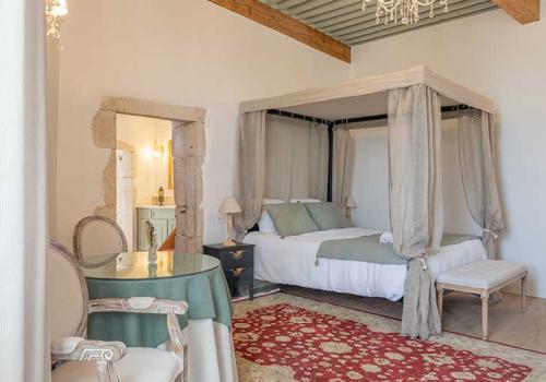 La Tour des Remparts Chambre avec jacuzzi privatif Drôme Ardèche