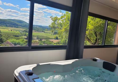 Nid'Amour loveroom près de Sarlat en Dordogne avec spa privatif