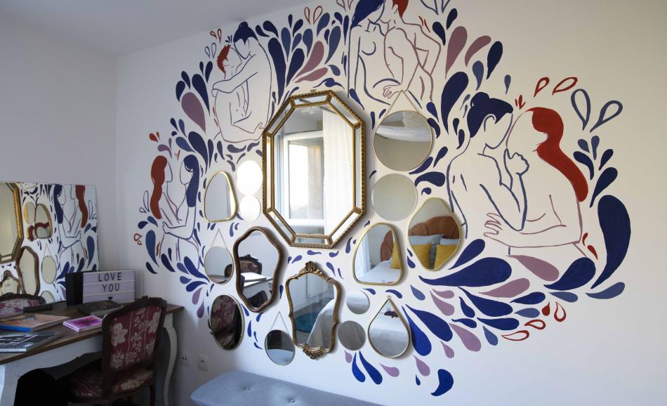 La Sensorielle loveroom Nantes murs de miroirs et fresque de Mathilde Gÿo