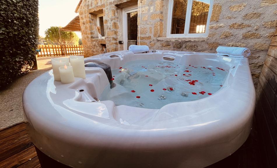 chambre d'hôtes avec piscine interieure jacuzzi Var Provence