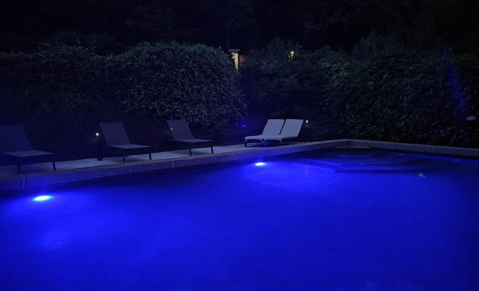 L'Escapade amoureuse ardéchoise piscine de nuit