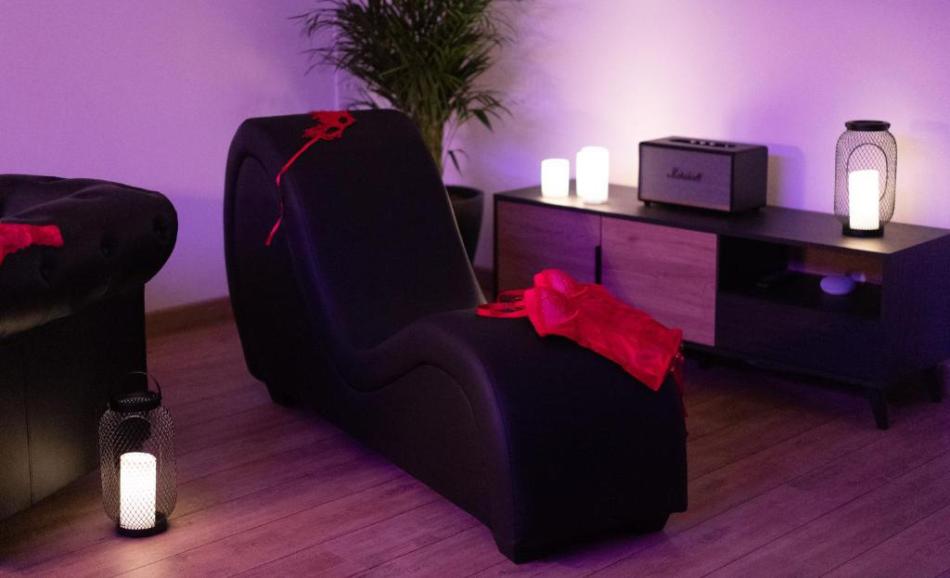 gite coquin loveroom à tours avec fauteuil tantra