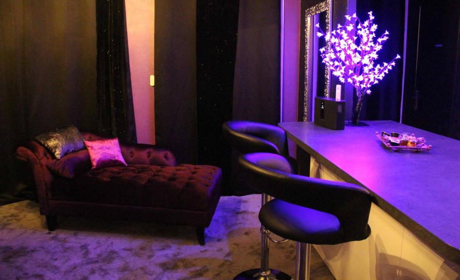 loveroom Perpignan purple lovt