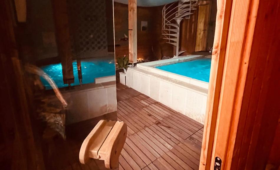 Domaine Amourella Suite Cocon loveroom Aix en Provence piscine privée