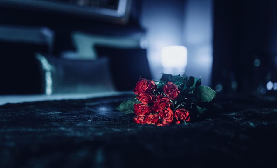L'impasse des secrets love room à Cherbourg bouquet de roses