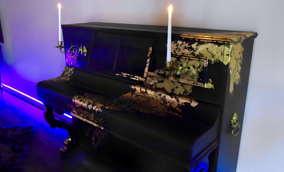 Gondole du Plaisir loveroom La Rochelle piano décoratif