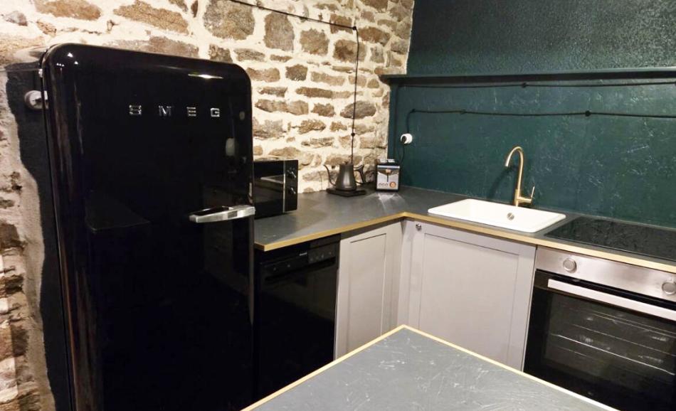 L'écrin une loveroom à Guingamp avec cuisine équipée