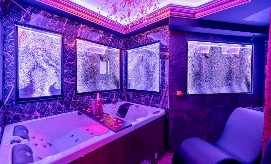 Love and Sex Room weekend érotique à Nimes avec jacuzzi