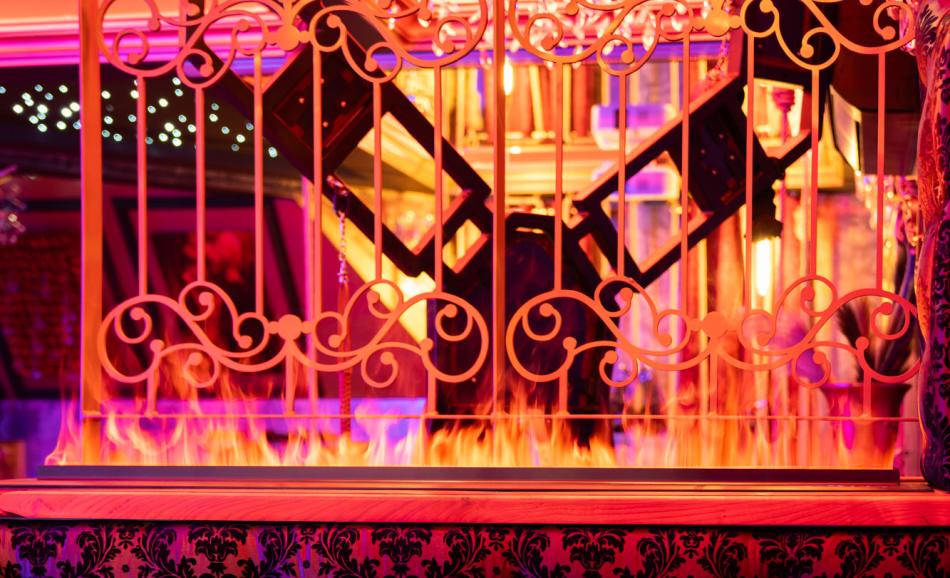 Love and Sex Room expérience BDSM à Nimes fauteuil tantra et sybian cowgirl