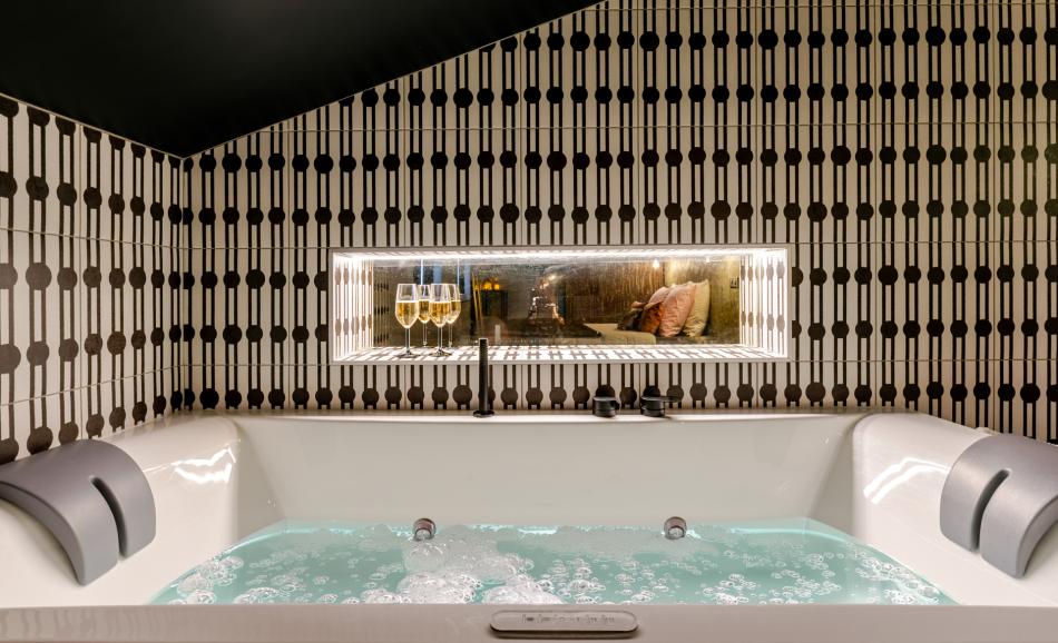 La Crypte du Désir - Loveroom romantique en Alsace avec spa et sauna privatifs