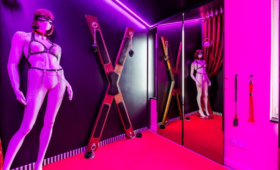 La Crypte du Désir - Loveroom érotique près de l'Allemagne