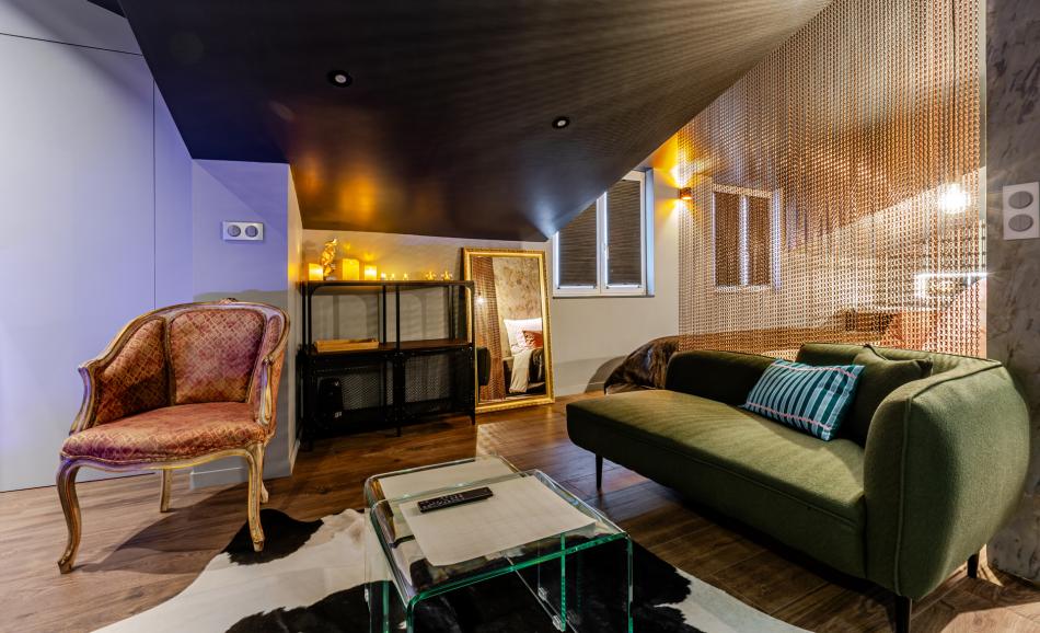 La Crypte du Désir - Loveroom romantique en Alsace avec spa privatif