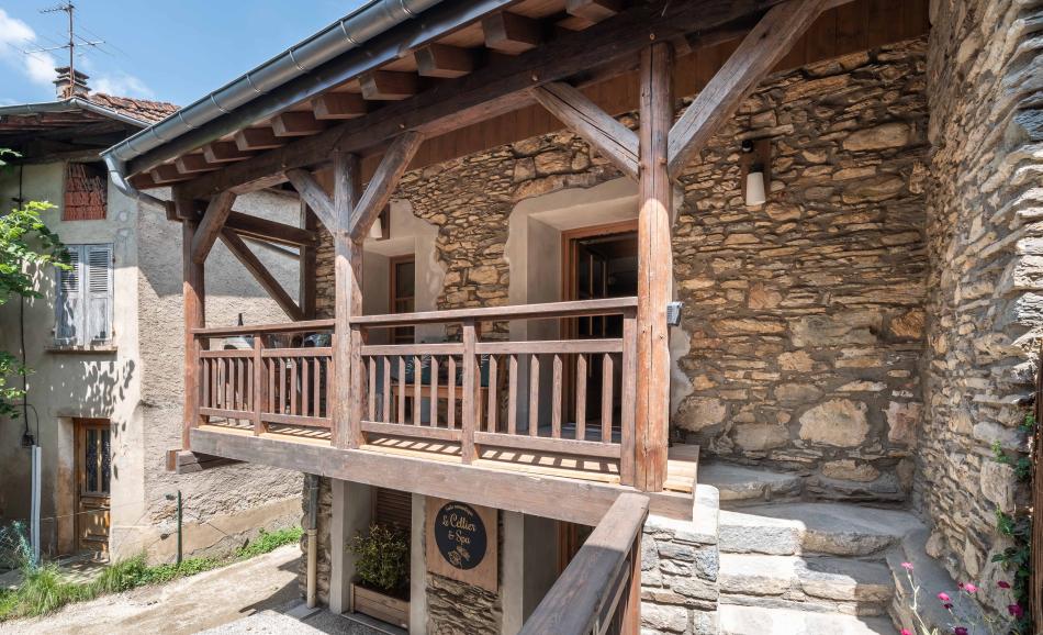 Le Cellier & Spa : loveroom avec spa privatif en Isère