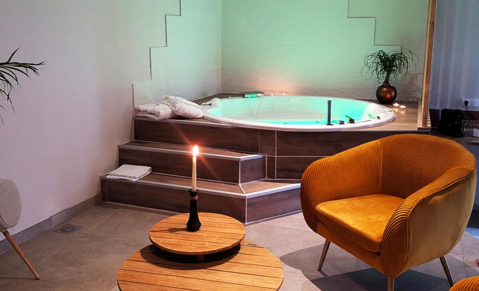 Le Rituel love room à Amiens espace jacuzzi balnéo