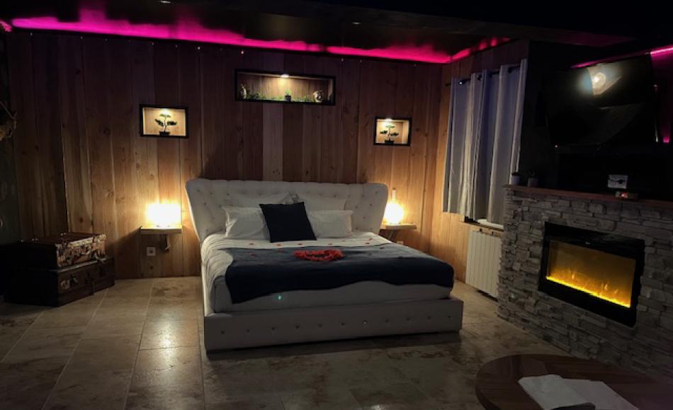 Le lodge des charmes loveroom à Chartres