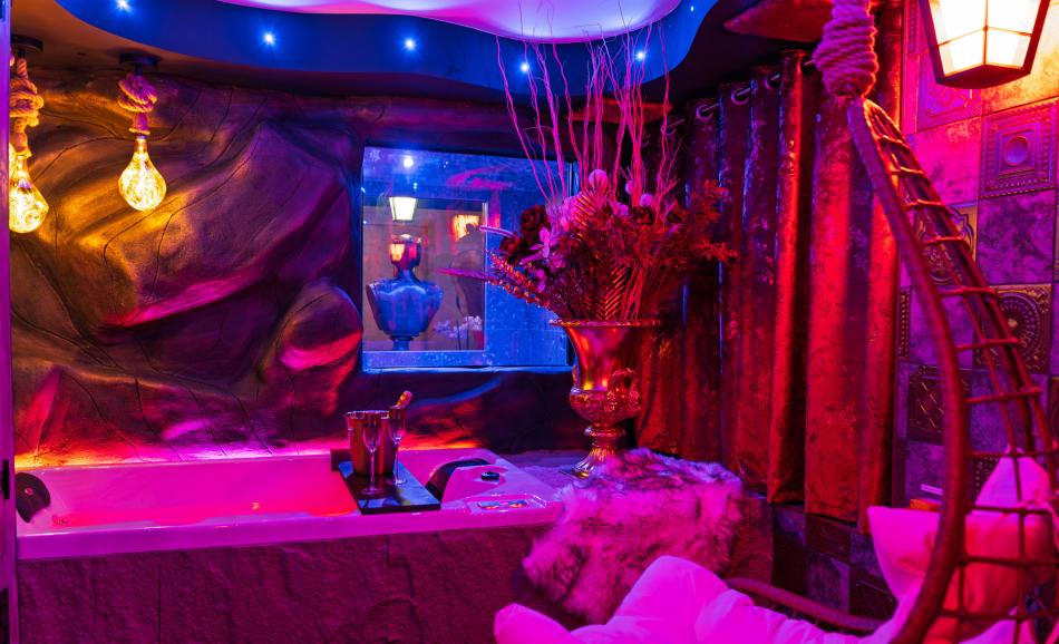 Love and Sex Room weekend érotique à Nimes avec jacuzzi