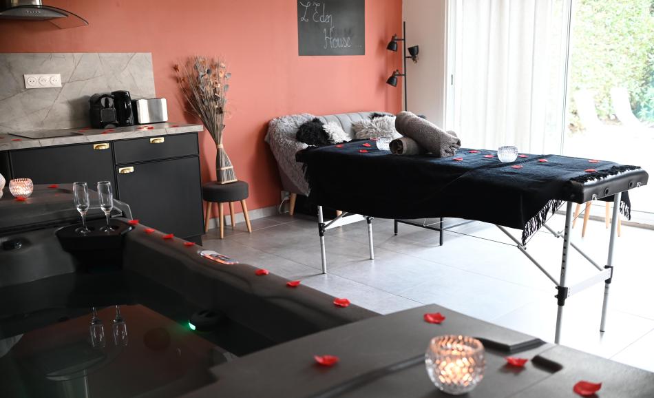 Loveroom à Carpentras avec spa privatif Eden House