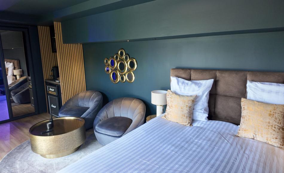 Mirror Room loveroom dans le Var