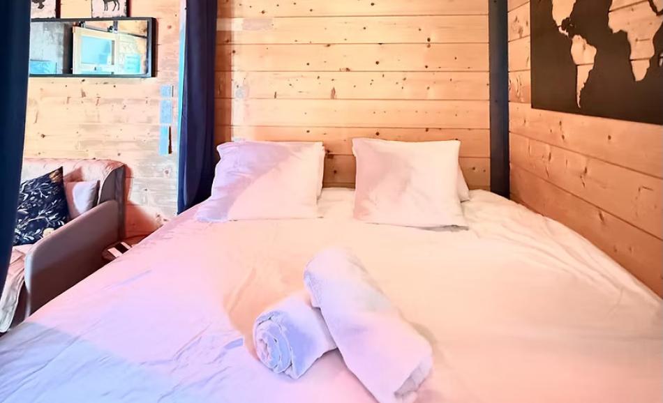 Nuit insolite en Bourgogne dans la cabane spa du Domaine du Moulin