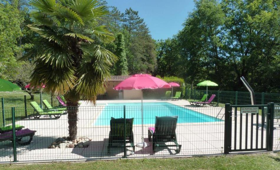 la piscine Ecrin d'Amour gite romantique en Dordogne