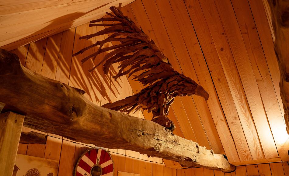 Viking Room - Loveroom près de Ploermel avec son aigle majestueux