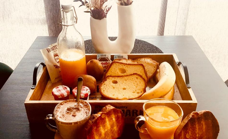 L'impasse des secrets love room à Cherbourg petit déjeuner