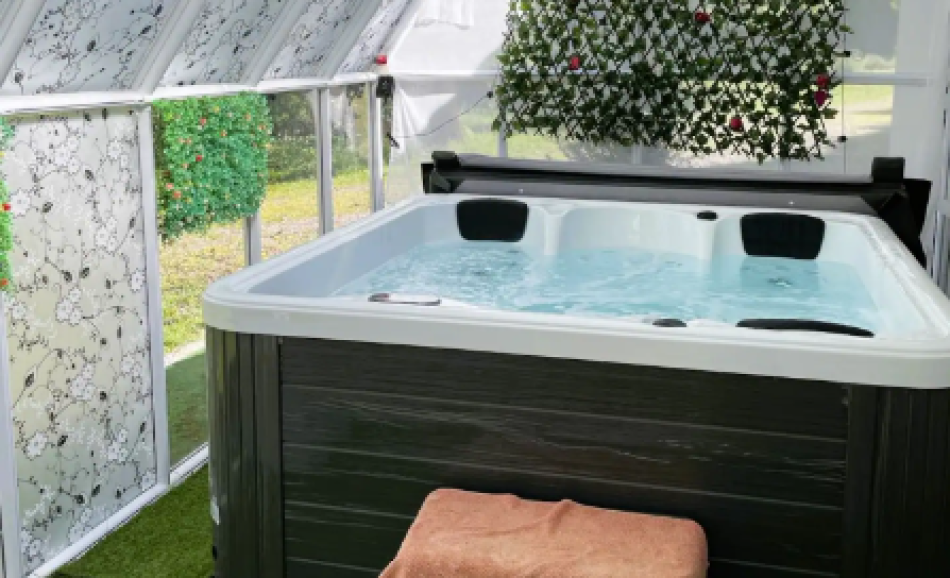 love garden jacuzzi sous verriere