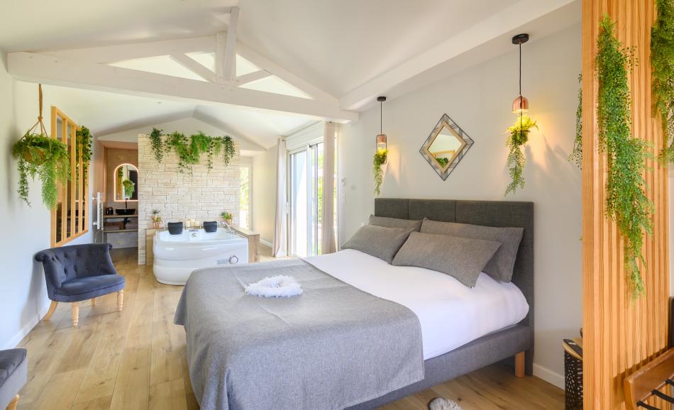 L'Essentiel love room en Vendée jacuzzi