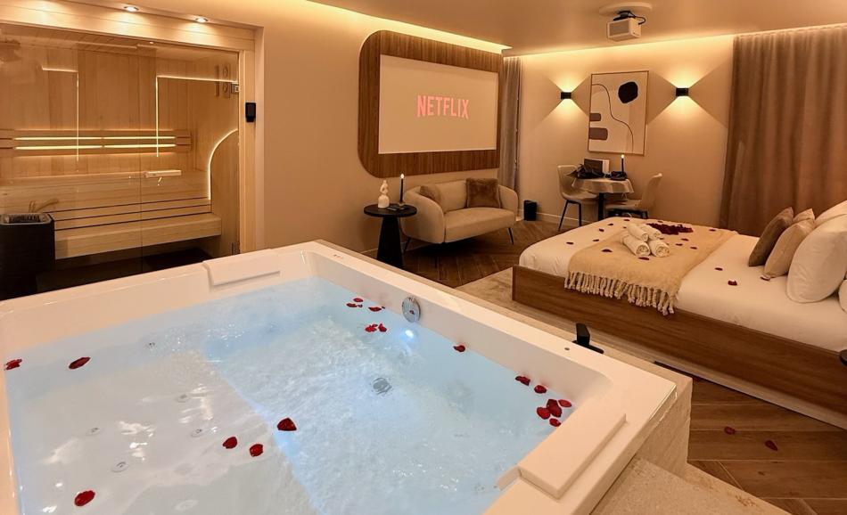 Maison Nina loveroom à Paris spa privatif