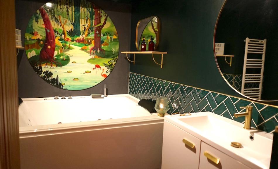 La sensorielle loveroom près de Nantes salle de bain avec balnéo