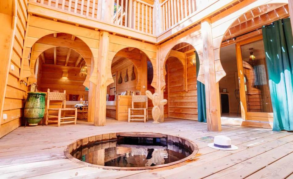 nuit insolite en Gironde dans un riad marocain au domaine ecotelia bain nordique dans le patio